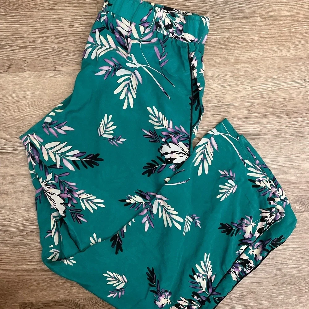 Johnny Was 100% Silk Floral Pants - Picture 7 of 7